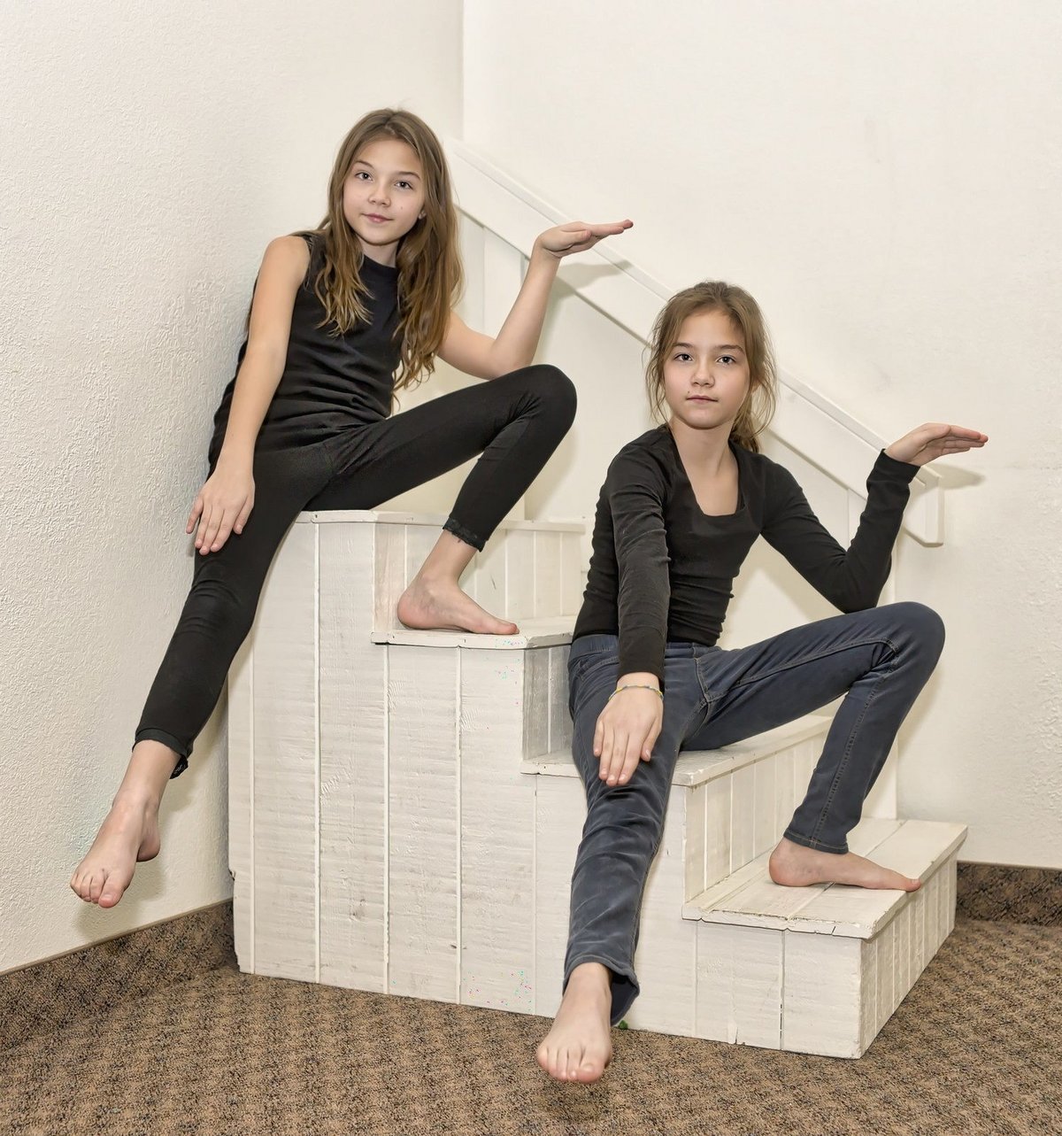 Twins Fiorella Fio Axell And Florencia Flo Axell Gymnastic Feet Models Image V629