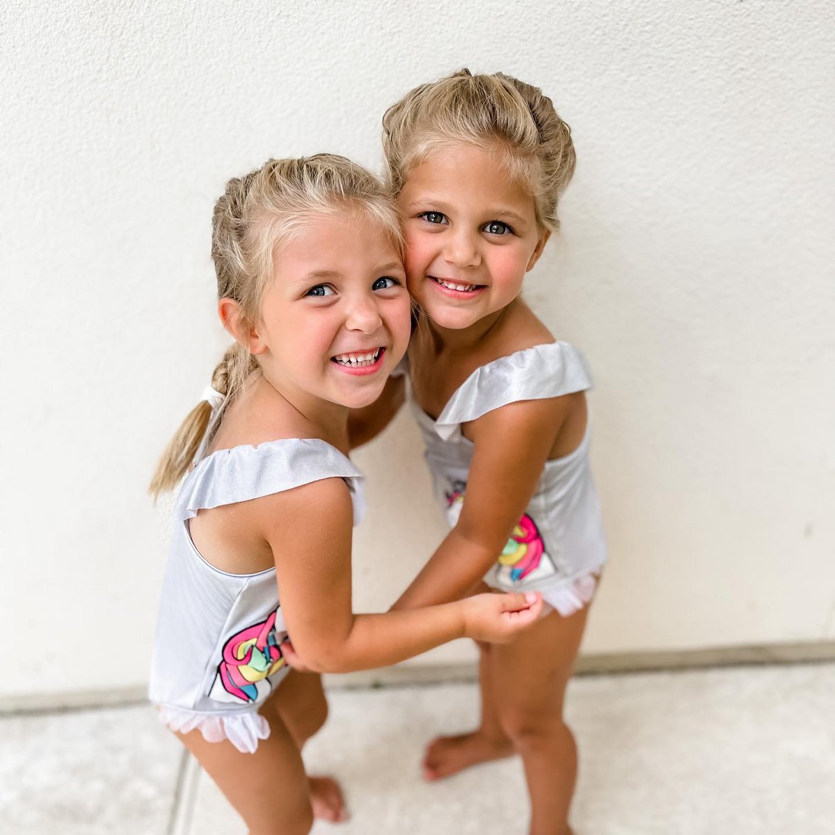 sexy-blonde-twins (16).jpg