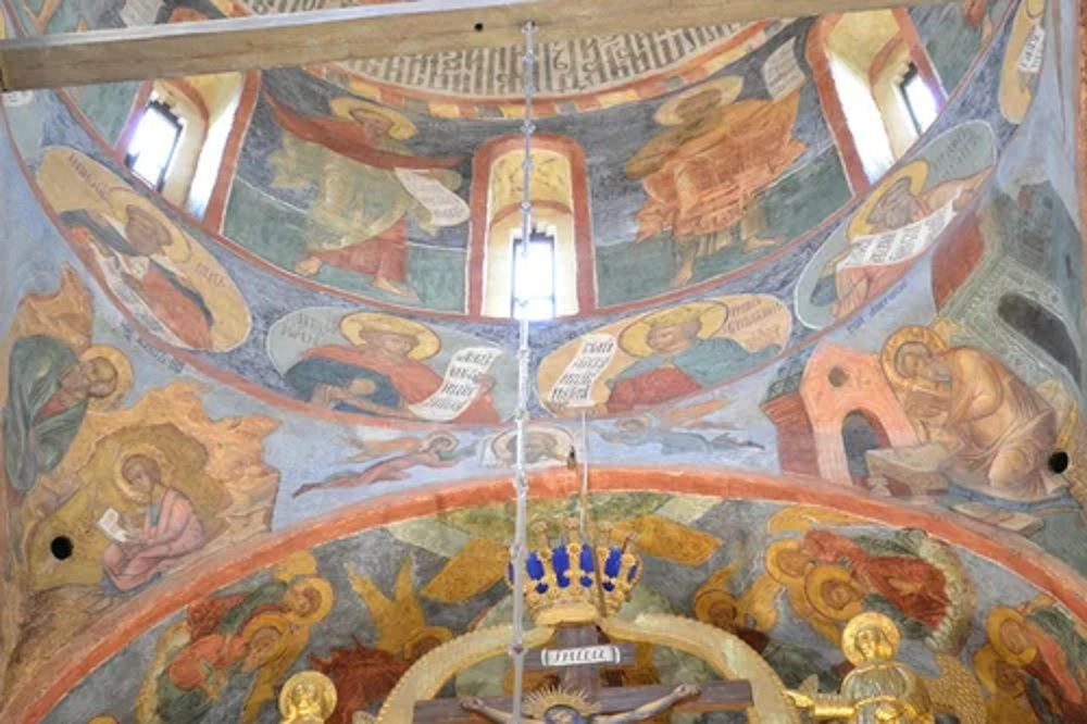 Кирилло-белозерский монастырь 43 Убранство собора 7.jpg